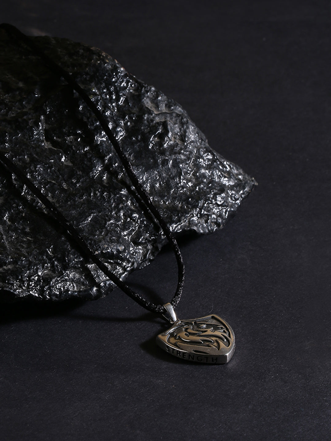 The Valour pendant